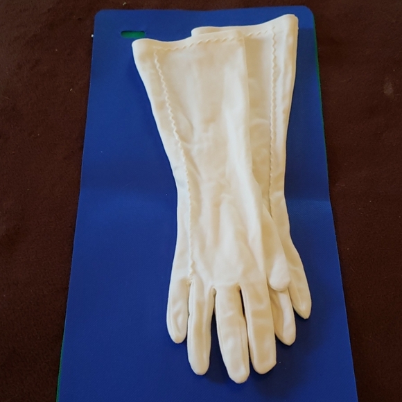 Vintage 30's-60s elegant evening gloves - Picture 2 of 2